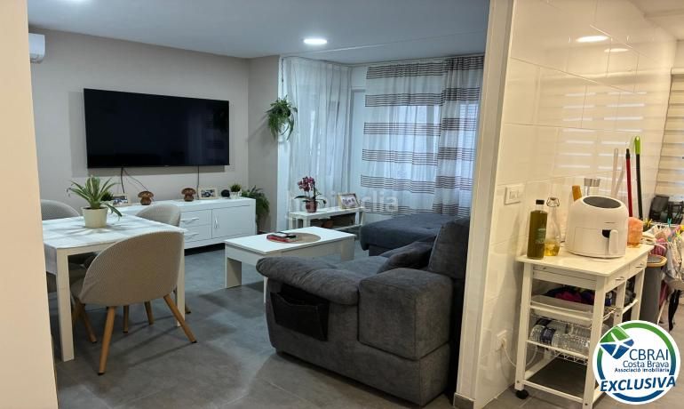 Foto ad97fd6a-8fa8-4b1e-a787-c9aaf8e1c51c. Pis amb calefacció a Centre Roses