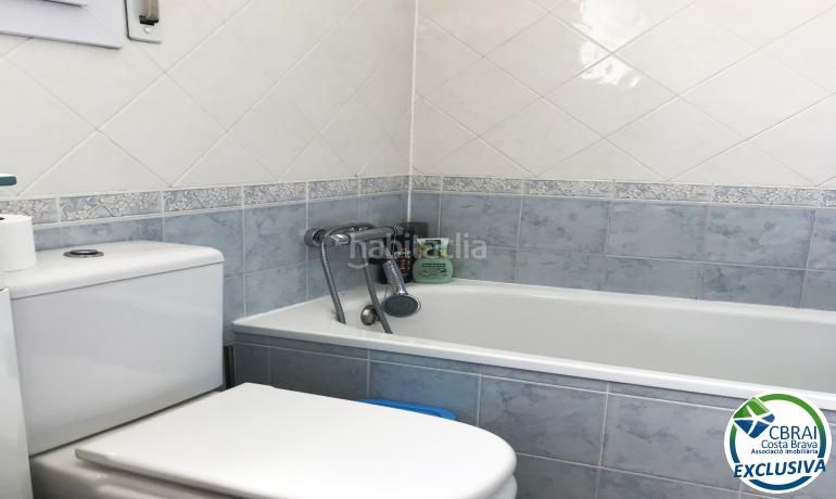 Foto d3163b26-78f3-4e38-921e-9db6083e48eb. Pis amb calefacció aparcament piscina a Santa Margarida Roses