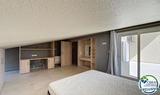 Haus  Carrer pení. Casa renovada con 5 habitaciones y licencia turística en empuria