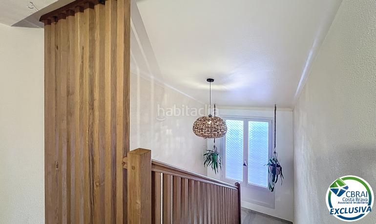 Foto 109b6195-128b-4a09-9a43-c97295a3933f. Casa amb aparcament a Peni Empuriabrava