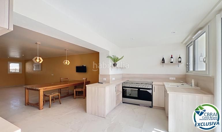 Foto 42fb0a42-51e1-4ace-8999-06e793496076. Casa amb aparcament a Peni Empuriabrava