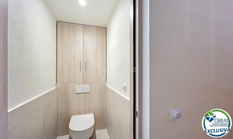 Foto 7c939fda-e0cd-49ec-bcb3-26201e0c5cd6. Casa amb aparcament a Peni Empuriabrava