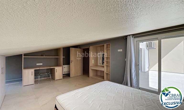 Foto ab8560ab-70ea-43bf-bd8b-82d5115210dd. Casa amb aparcament a Peni Empuriabrava