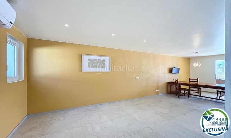 Foto fe3d4c22-ace1-4466-b519-a2c9de5cb7c7. Casa amb aparcament a Peni Empuriabrava
