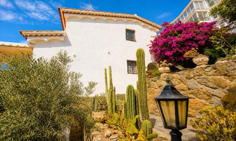 Foto 111ccf32-bdc0-4a92-a746-86f3fbd63902. Casa amb aparcament a Puig Rom-Canyelles-Almadrava Roses