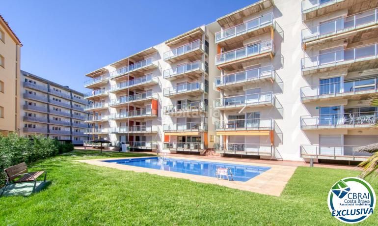 Foto b3cf5bed-4755-4290-bde1-44ed1042c2ba. Pis amb calefacció piscina a Santa Margarida Roses