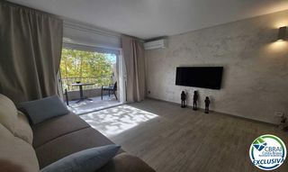 Apartament  Avinguda fages de climent. Acogedor apartamento en el centro de empuriabrava