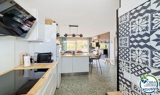 Apartament  Carrer de sant morí. Apartamento reformado con terraza a 150 m de la playa – empuriab
