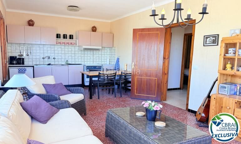 Foto 86efc292-d2c2-47b0-8245-becd6ba7f429. Casa aparellada a Nord Roses