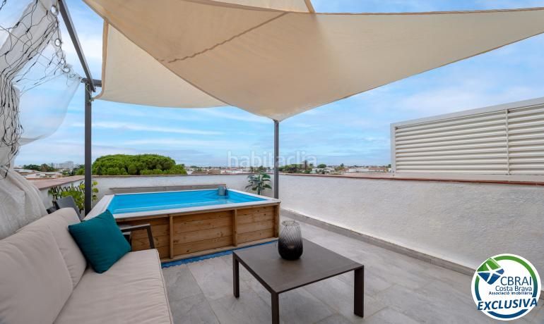 Foto a7dbfda5-a99f-431c-904a-3bf018c2d0d1. Casa adossada amb piscina a Segre - Ebre - Ter Empuriabrava