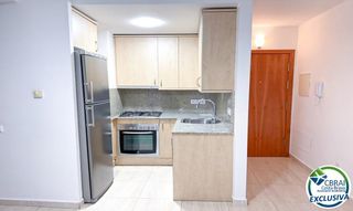 Apartment  Carrer la pau. Piso de 2 dormitorios con ascensor en figueres