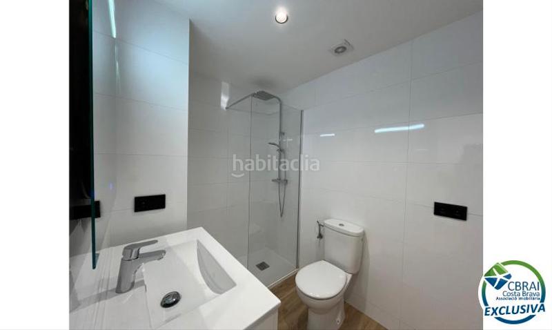 Foto 6b783e86-cbfa-4b37-9a2a-3684e603ee02. Apartamento piso completamente reformado de 47 m2 en venta en el centro . en Empuriabrava