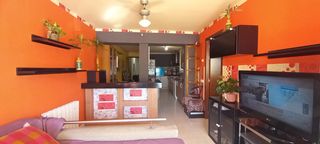 Apartamento en La Vila. Apartamento en el centro del pueblo de llan�� con ascensor y tre