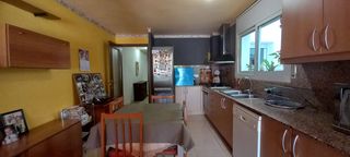 Apartamento en La Vila. Apartamento en el centro del pueblo de llan�� con ascensor y tre