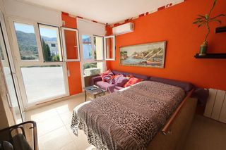Apartament a La Vila. Apartamento en el centro del pueblo de llan�� con ascensor y tre