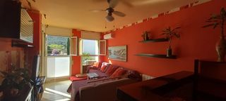 Appartement in La Vila. Apartamento en el centro del pueblo de llan�� con ascensor y tre