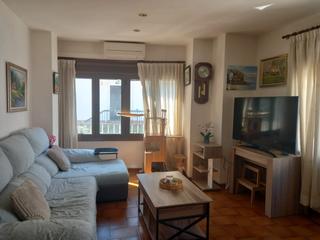 Casa pareada en Carrer xaloc 6. Encantadora vivienda de pescadores renovada en el corazón del pu