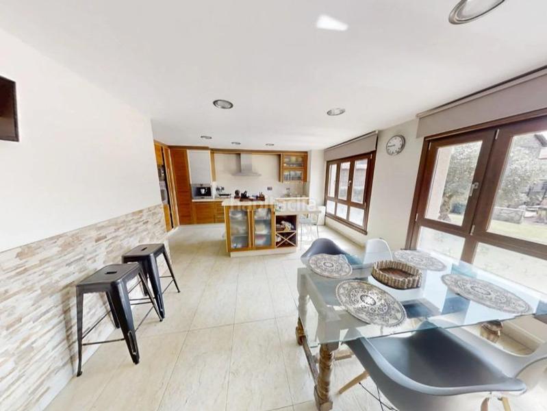 Foto bd287428-2337-4e5d-9498-47091de781a5. Alquiler chalet sarandones en Abegondo