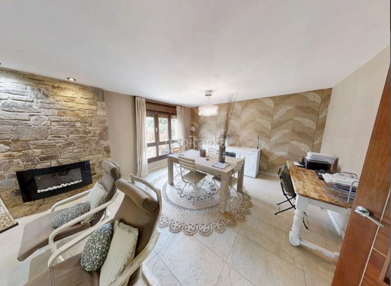 Foto 5649b903-0571-42e5-a927-390575b1e9c7. Chalet en calle malaga 4 sarandones en Abegondo