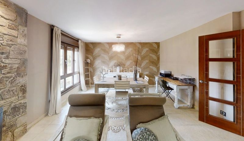 Foto 59d69347-ab87-465b-89fd-257a20e8a54c. Chalet en calle malaga 4 sarandones en Abegondo