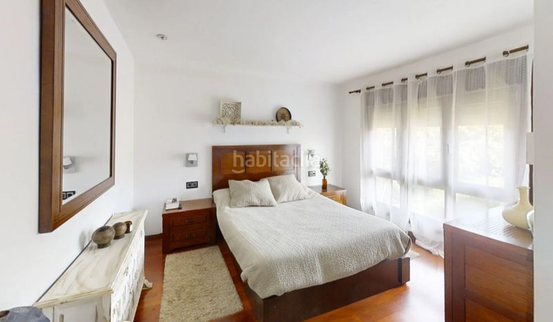 Foto b8c01855-f83f-4833-ad41-afe646d2435f. Chalet en calle malaga 4 sarandones en Abegondo