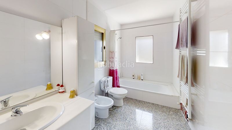 Foto d94ca534-ad0b-4d49-921a-8e0b13a38e72. Xalet amb calefacció a Abegondo