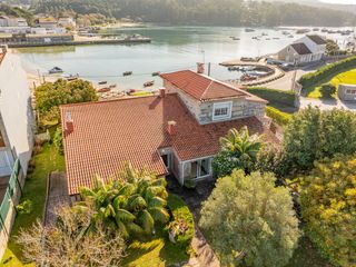 Chalet  Rúa porto meloxo. Exclusivo chalet independiente en o grove con vistas al mar