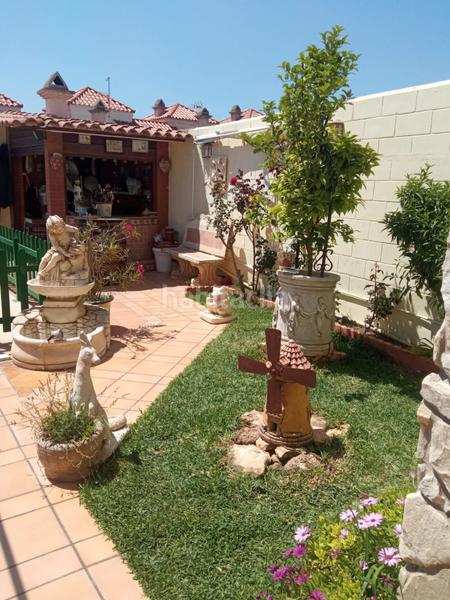 Foto 54eaaa83-2ae8-4218-8d8f-e8fee45a2970. Casa chalet adosado con piscina y jardin privado en Melilla