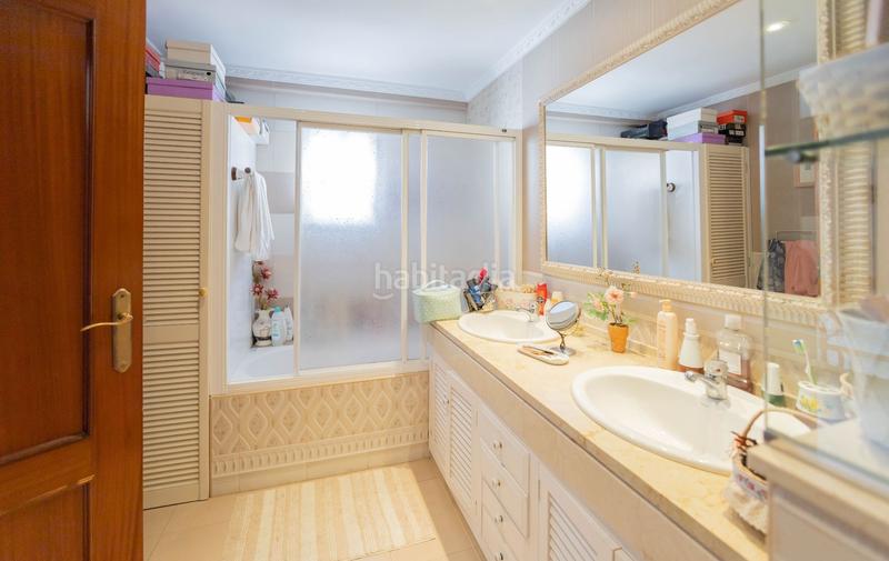 Foto a19a8115-76e6-4f56-9173-b39112ffe484. Casa chalet adosado con piscina y jardin privado en Melilla