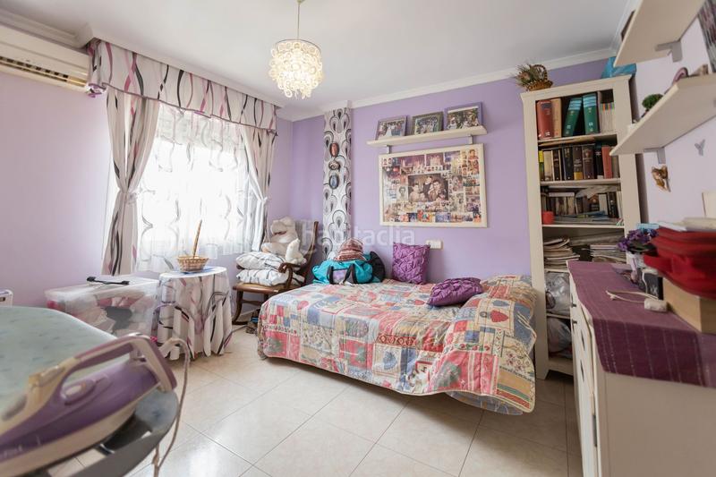 Foto a38715a0-f376-4225-9a6e-0e497cdbadb5. Casa chalet adosado con piscina y jardin privado en Melilla