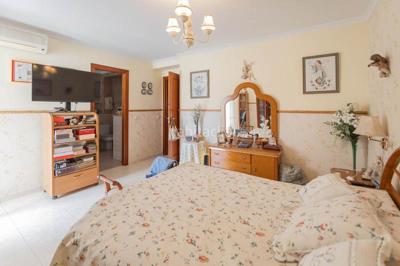 Foto c3ce64cf-e2fa-4063-af4f-4ee822f03999. Casa chalet adosado con piscina y jardin privado en Melilla