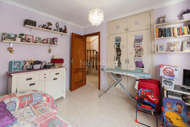 Foto d4469356-0981-4058-9a36-36e81fad6779. Casa chalet adosado con piscina y jardin privado en Melilla