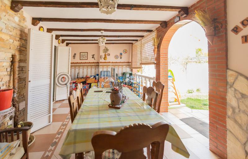 Foto f18138c6-5ac7-452b-a976-a8c11df98fb1. Casa chalet adosado con piscina y jardin privado en Melilla