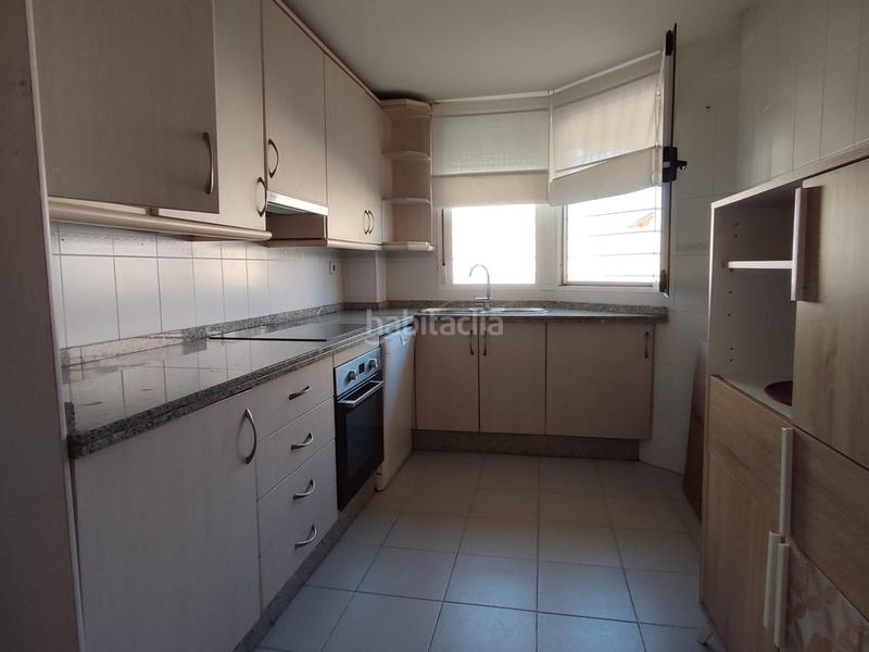 Foto 32a3c8f4-5abd-4dd6-b51e-6a6246f296c0. Reihenhaus mit heizung parking pool in Avenida Elvas Badajoz