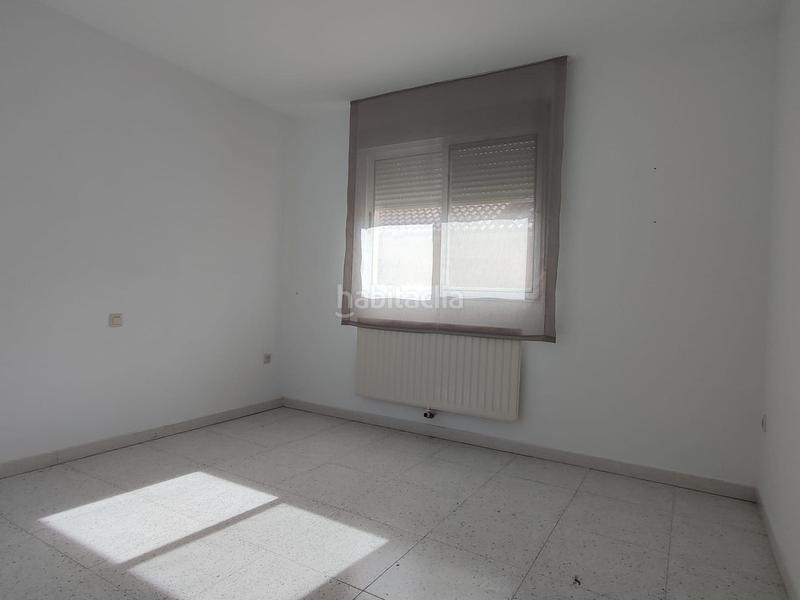 Foto 6e376d64-1155-4397-9b0d-e909bfb9ade7. Reihenhaus mit heizung parking pool in Avenida Elvas Badajoz