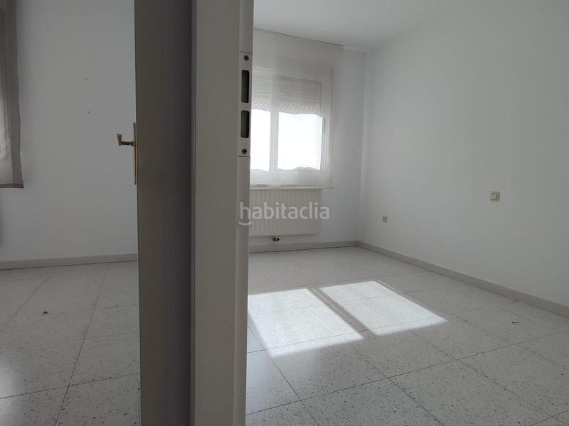 Foto 80fc5511-d33a-41d8-a29c-8cd47887a6a0. Reihenhaus mit heizung parking pool in Avenida Elvas Badajoz