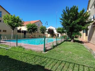 Maison jumelée à Avenida Elvas. Suhogar...en urbanización guadiana