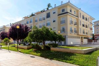 Miete Etagenwohnung in Avenida Elvas. Alquiler amueblado en jardines del guadiana