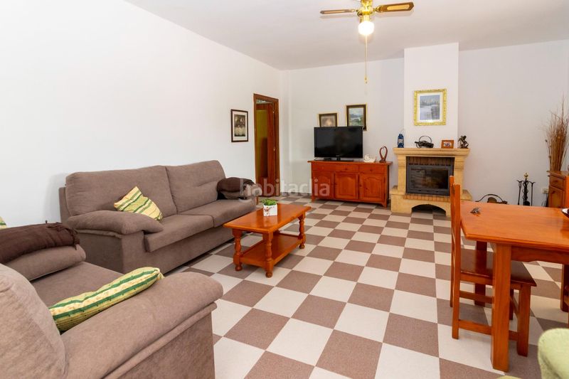 Foto d44dddd6-2cc3-45ed-937c-ac374a0c7ea2. Casa a avenida avenida campomanes 37 a Dehesilla de Calamón - Campomanes Badajoz