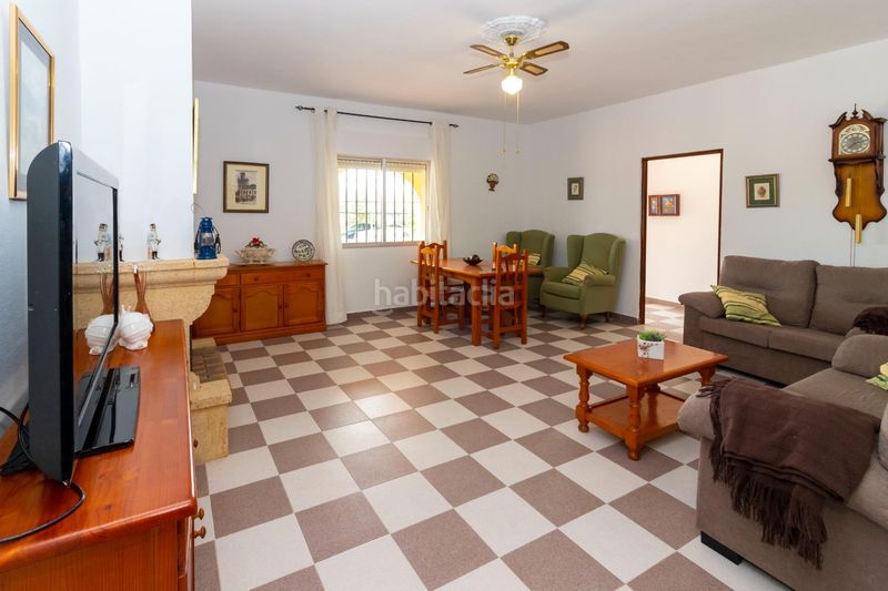 Foto f7b405a0-b061-4a38-96f1-86df21fa96b4. Casa a avenida avenida campomanes 37 a Dehesilla de Calamón - Campomanes Badajoz