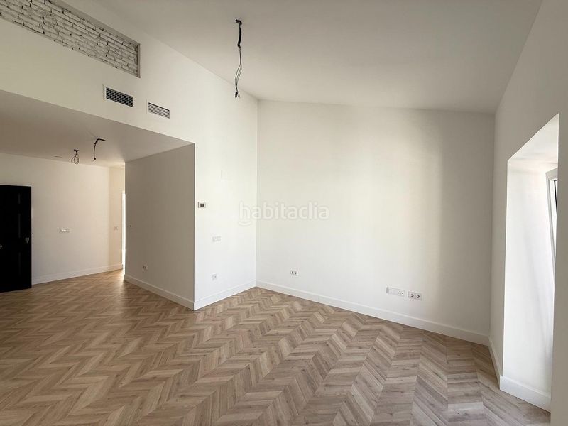 Foto f636304f-3856-4809-abbb-cf3b26733070. Apartamento ático de 1 dormitorio totalmente reformado en Badajoz