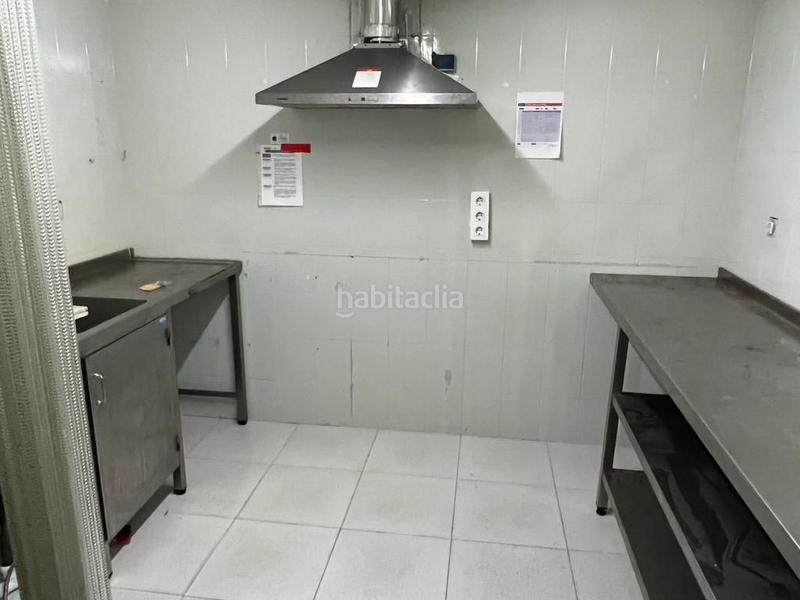 Foto fa083dd6-d5a8-4005-aef5-c6be6a7e51f5. Local comercial en praza da gaiteira 7 venta local en la plaza de la gaiteira en Coruña (A)