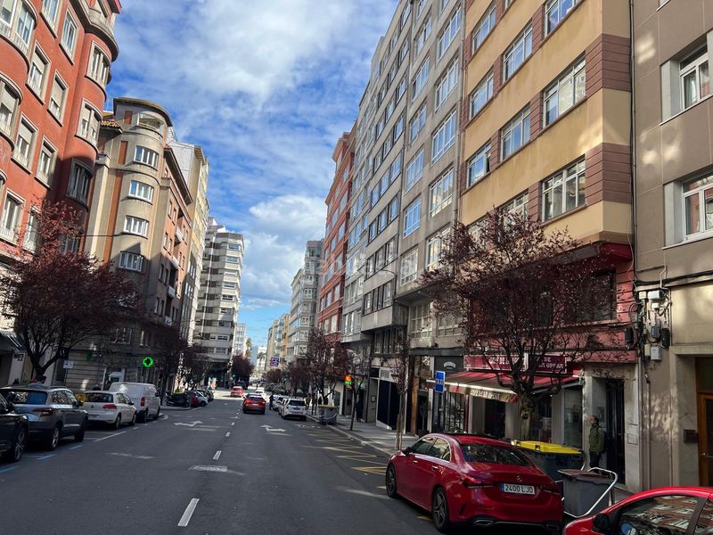 Foto 3f4f83bf-173e-4b34-862d-22036e5ac65e. Local comercial en avenida de arteixo 7 venta entreplanta avda arteixo esquina juan florez en Coruña (A)