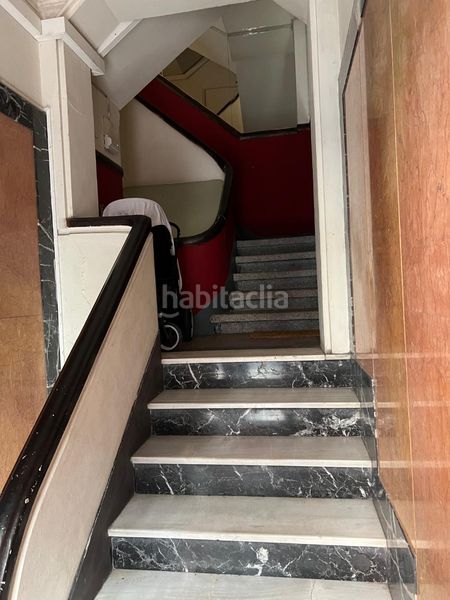 Foto caaded59-2346-45ef-97f7-f1cde70179a7. Local comercial en avenida de arteixo 7 venta entreplanta avda arteixo esquina juan florez en Coruña (A)