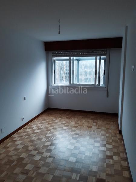 Foto a1eb3b22-f6ee-4c8a-9e9e-68cfbcb7feaf. Alquiler piso alquiler amplio piso en ronda nelle en Coruña (A)