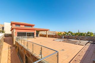 Chalet in Calle General Bravo 58