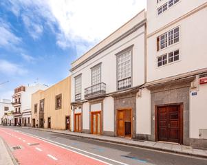 Casa adossada a Calle reyes católicos 49