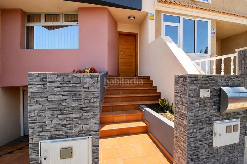 Foto 0f2039fa-cc8b-4be0-bae6-f860cc176052. Casa adossada a calle garajonay 76 a Cruce de Arinaga Agüimes