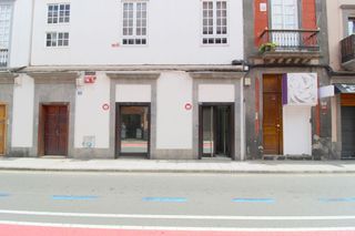 Local Comercial en Calle Reyes Católicos 51