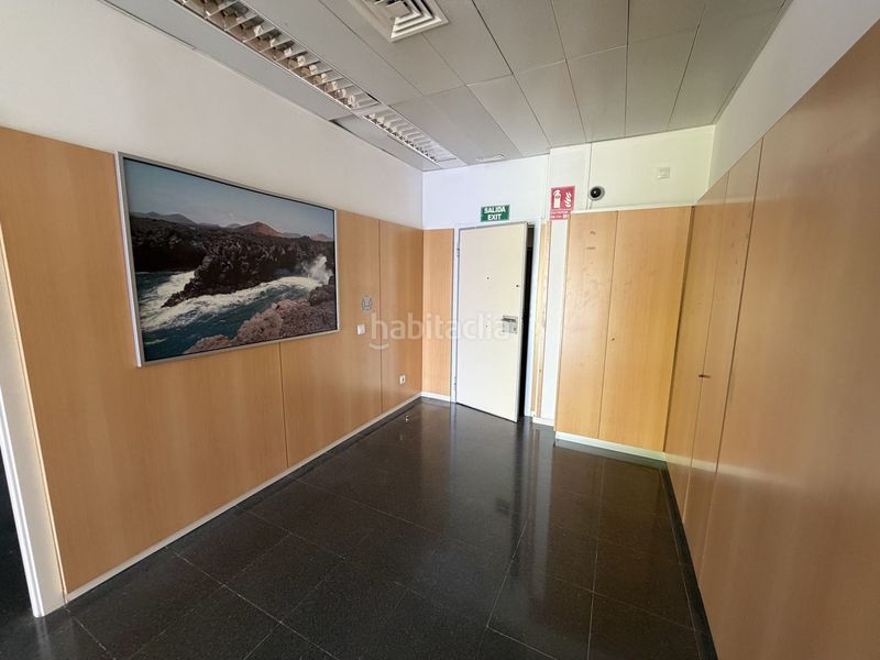 Foto 727965b8-1a56-4619-8dbe-e06a3d2cab80. Affitto ufficio in calle albareda 40 in Santa Catalina - Canteras Palmas de Gran Canaria (Las)